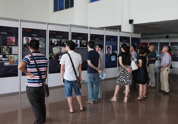 市中医院组织科室负责人和涉密工作人员参观国家安全教育展览